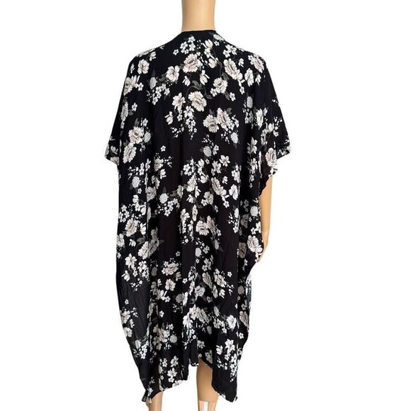 Torrid floral kimono cover up cardigan size 00/0 or M/L oversized - Picture 2 of 7